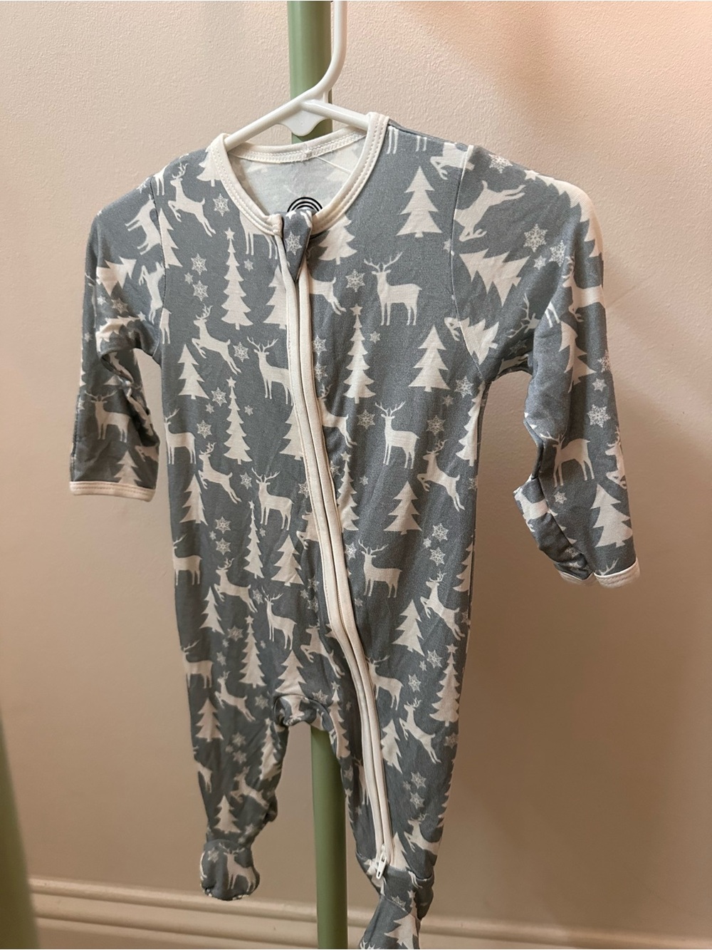 NWOT Kids Grey Reindeer & Tree Footed One-Piece Pajamas